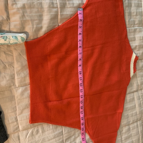 Woman’s vintage short sleeve sweater - Picture 3 of 7